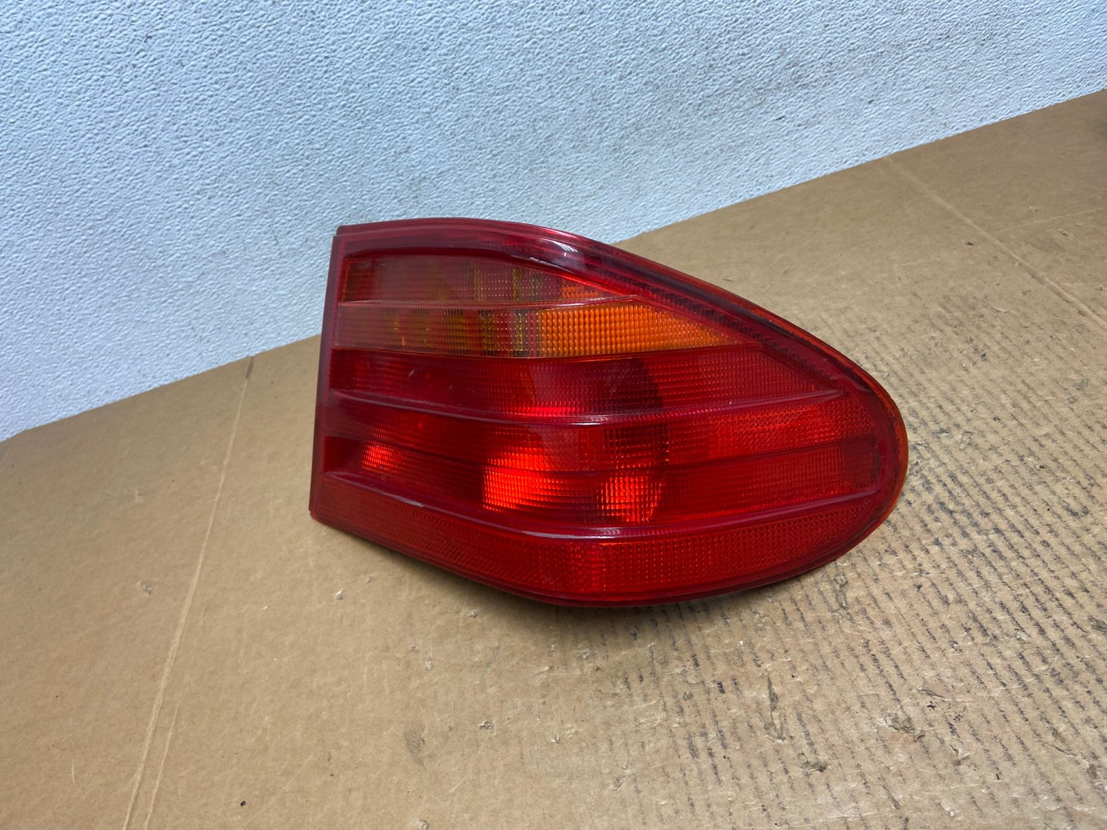 1996 - 1999 Mercedes-Benz E W210 E320 Right Passenger Tail Light AE0234 LK1