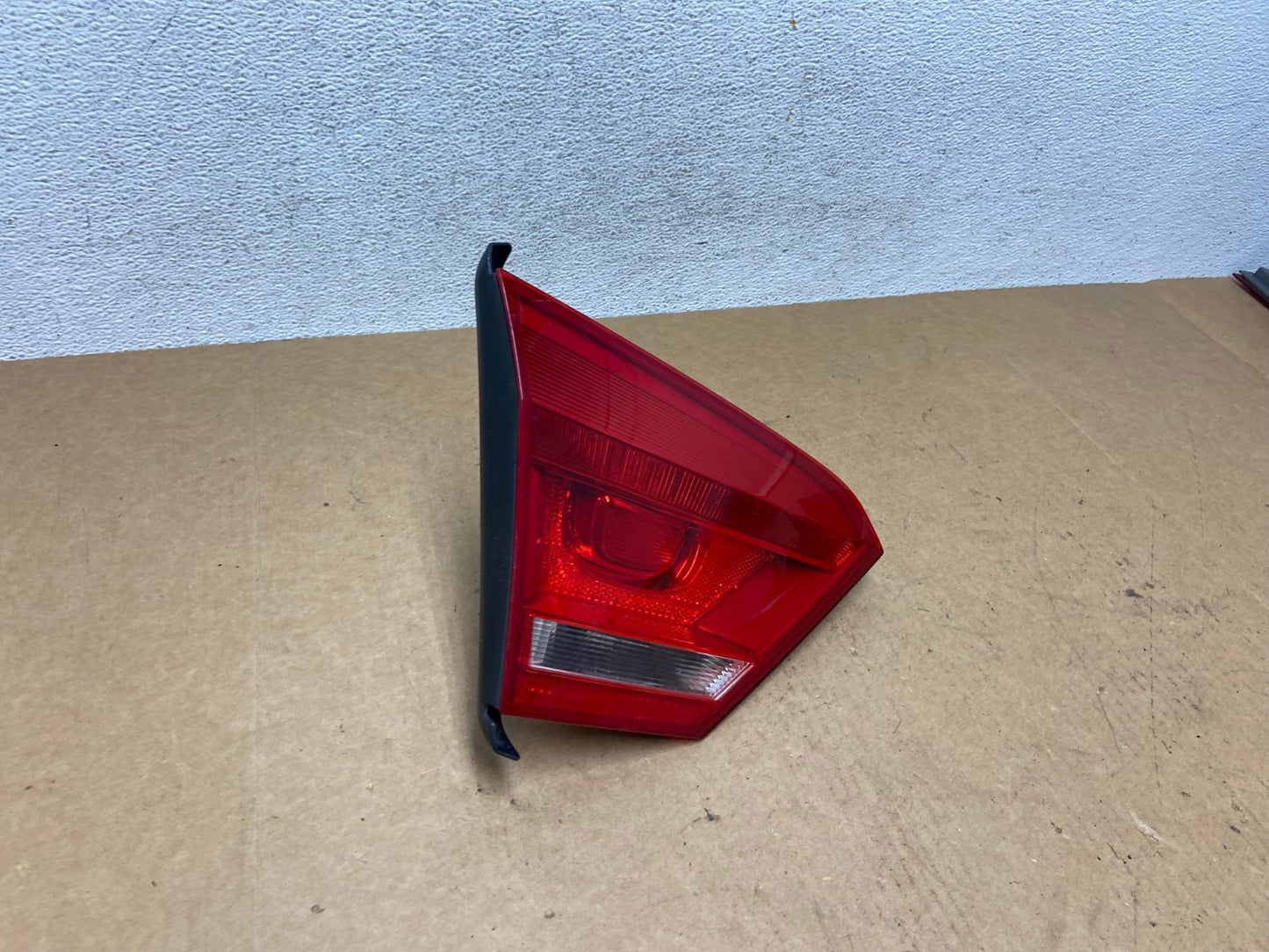 2012 to 2015 Volkswagen Passat Left Driver Lh Inner Tail light AE3080 LK2