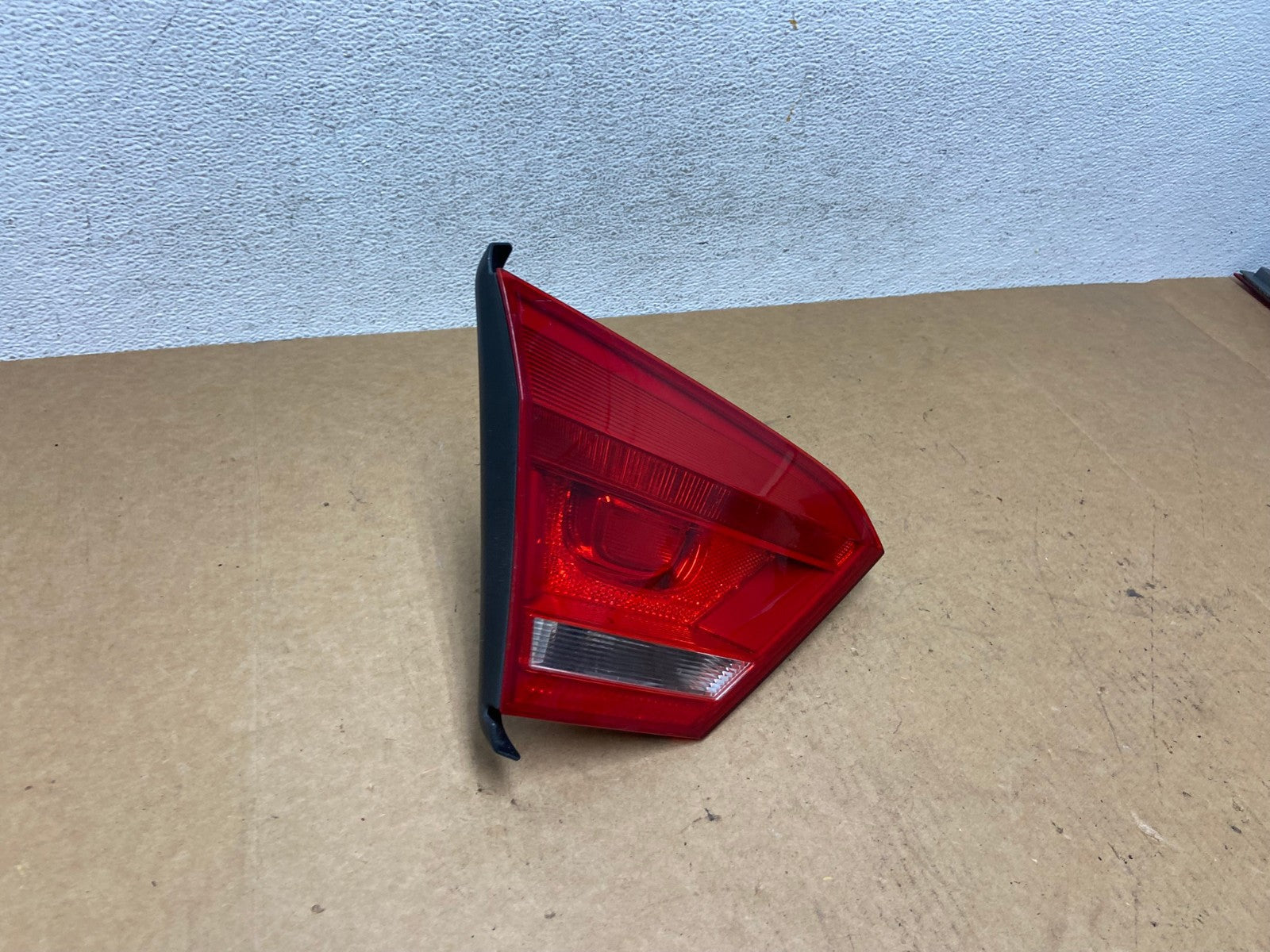 2012 to 2015 Volkswagen Passat Left Driver Lh Inner Tail light AE3080 LK2
