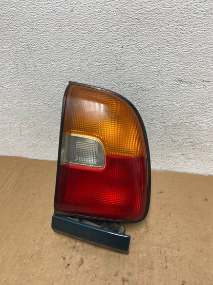 1996 - 1997 Toyota Rav4 Right Passenger Rh Side Tail Light AD3277 DW0