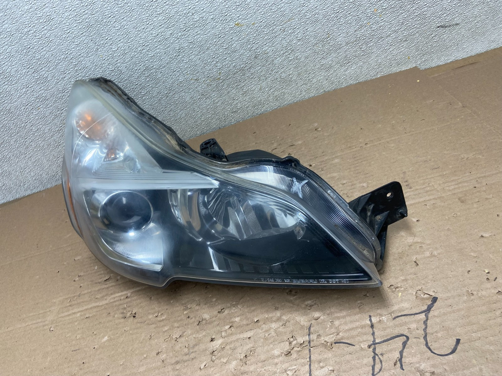 2013 - 2014 Subaru Legacy Outback Right Passenger Headlight AB1602 DW1