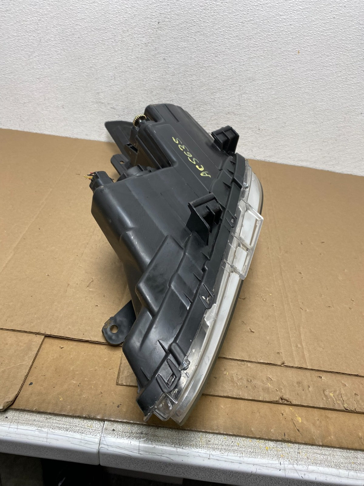 2011 - 2014 Hyundai Sonata Right Passenger Rh Side Headlight Halogen AC5635 DW7
