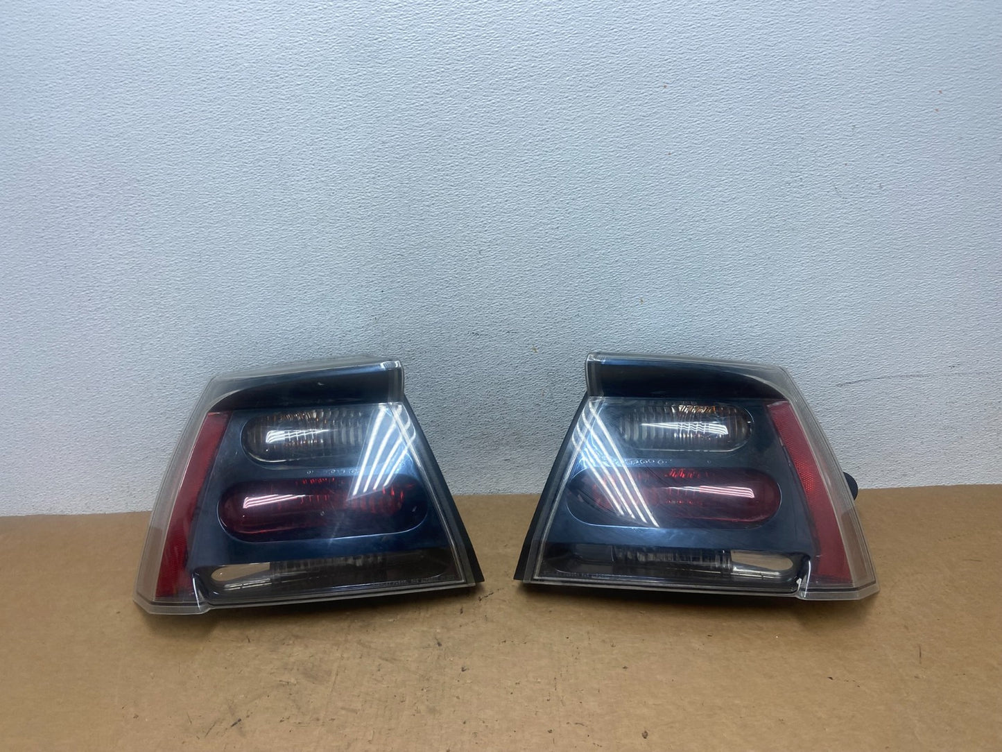 2004 2005 2006 Mitsubishi Galant GTS Left+Right Set Tail Lights AD5192 DG0