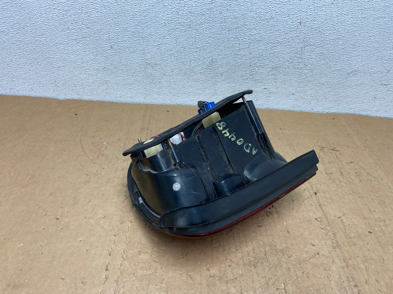 1998 to 2002 Kia Sportage Left Driver LH Side Tail Light AD0448 LK7