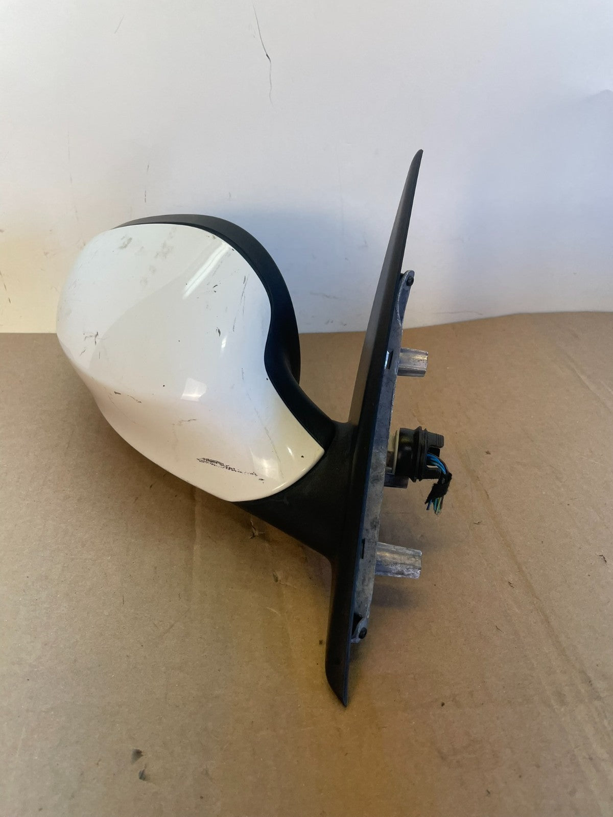 2009 to 2011 BMW 328i 335i Right Passenger Side View Door Mirror AG7820 DW1