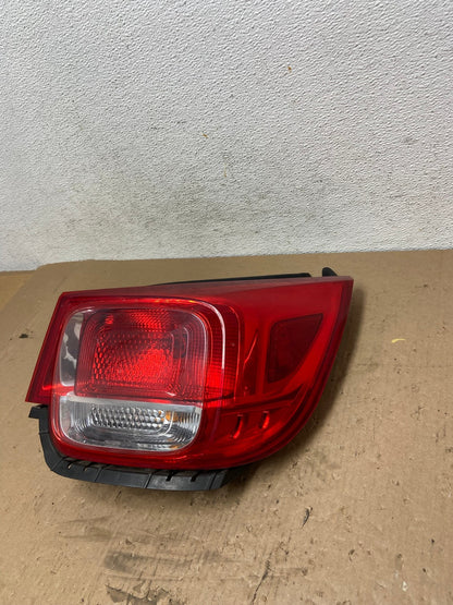 No Led Trim 2013-2015 Chevrolet Malibu Right Passenger Side Tail Light AD7792 LK1