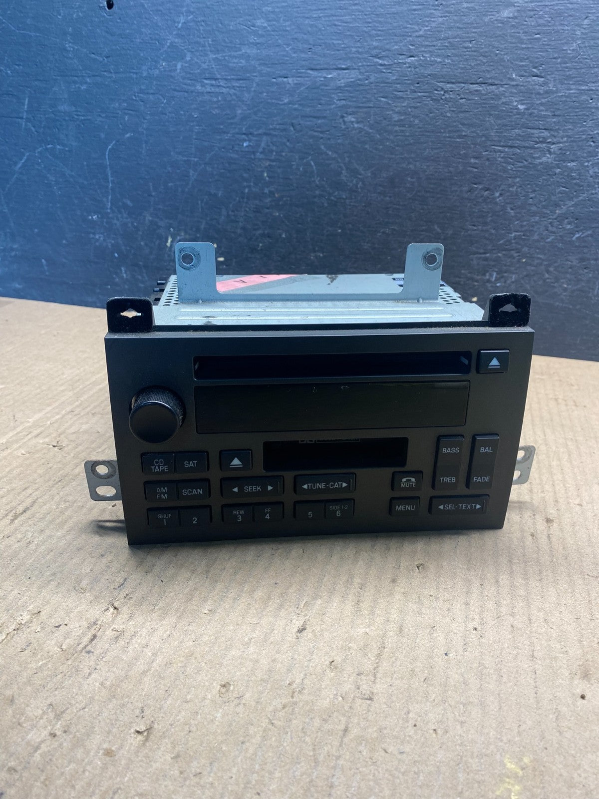 2006 - 2011 Lincoln Town Car AM/FM Radio CD Player ae6397 DG0