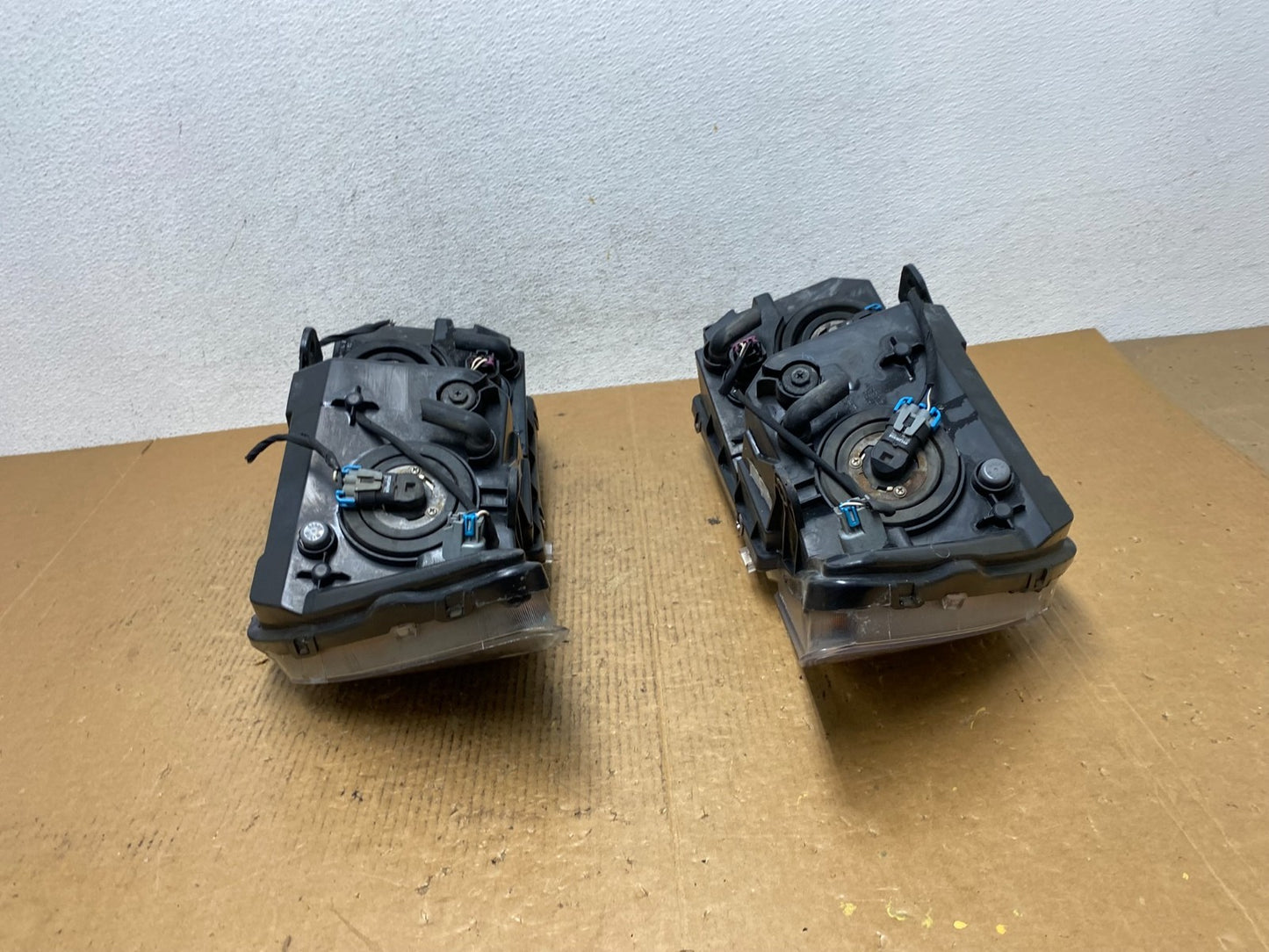 2009 to 2017 Dodge Journey Headlights Left+Right Set Halogen AE2811 DW9