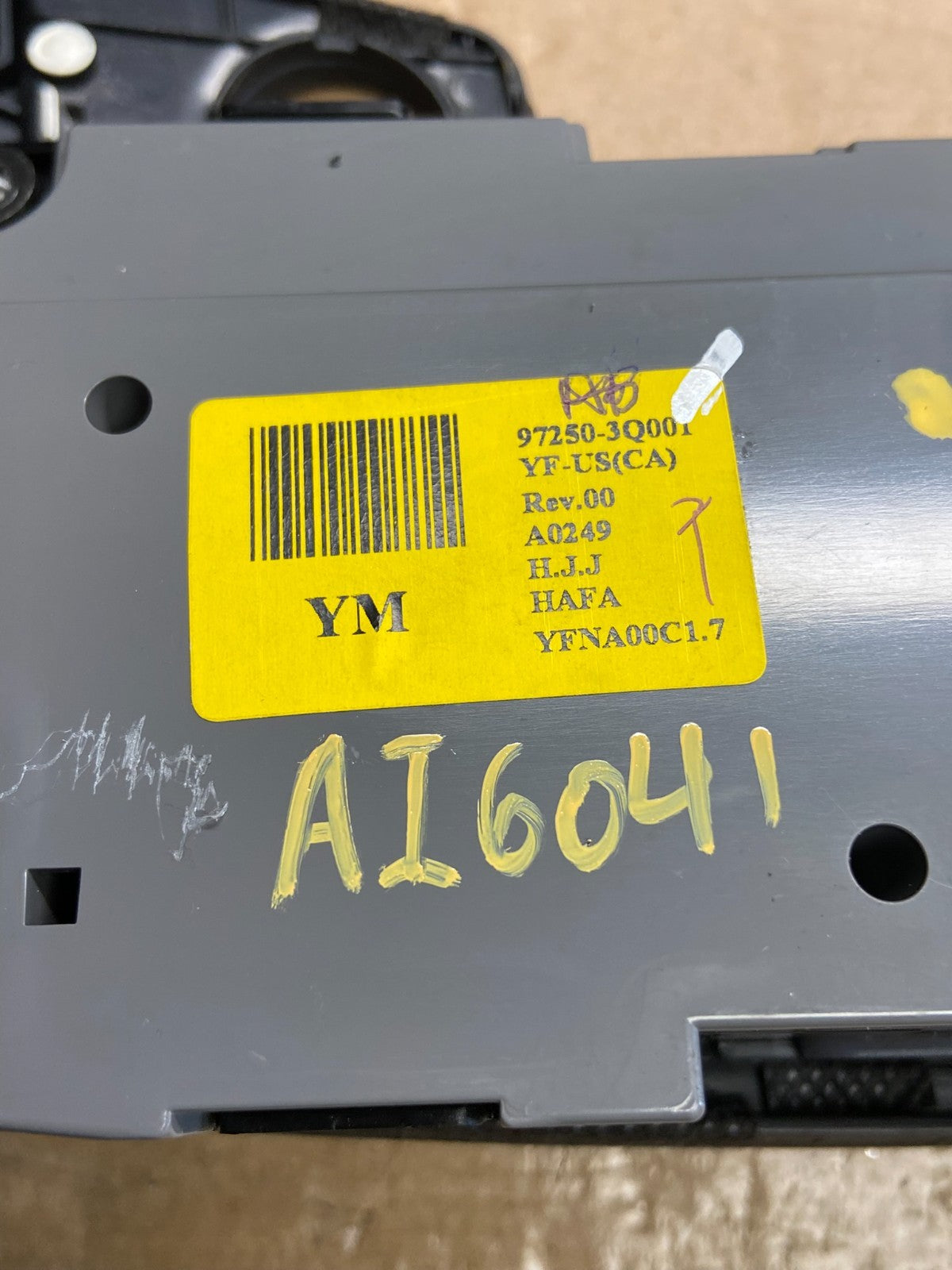 2011 - 2014 Hyundai Sonata Center Radio Climate Control Air Vent Bezel ai6041 DG5