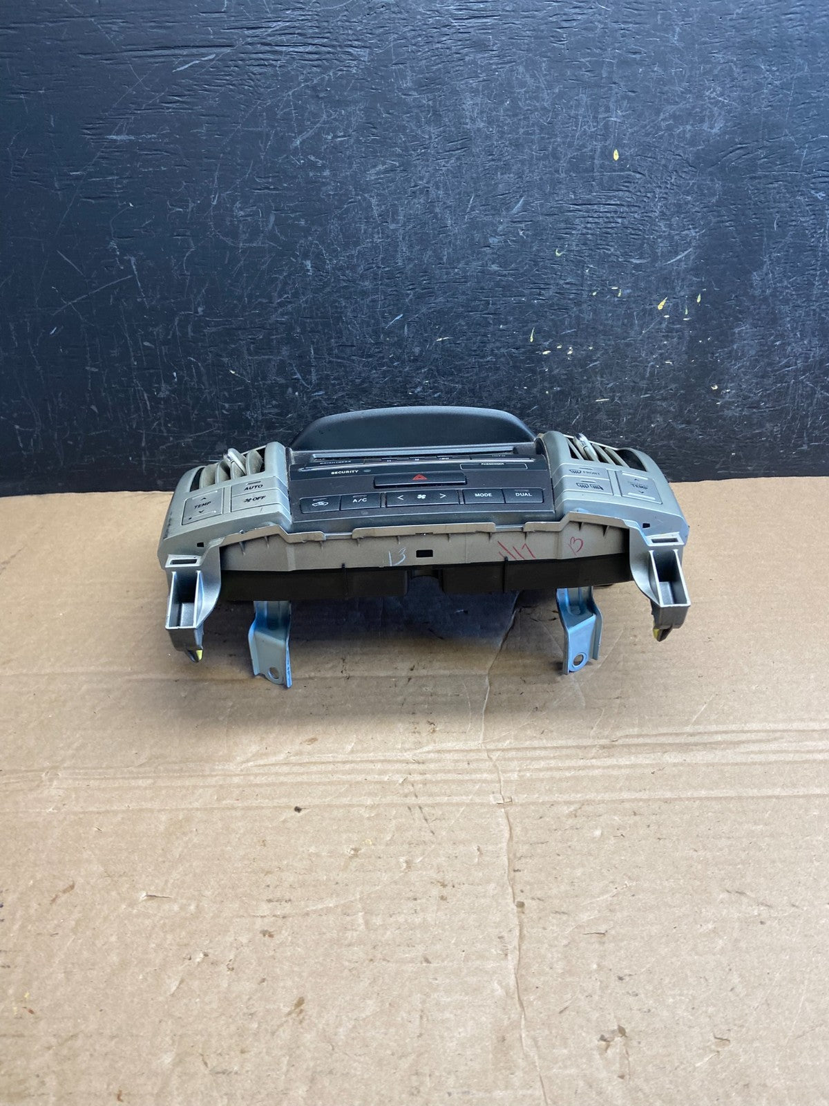 2005-2009 Lexus RX330 RX350 Radio AM/FM Climate Air Vent AF1938 DG3