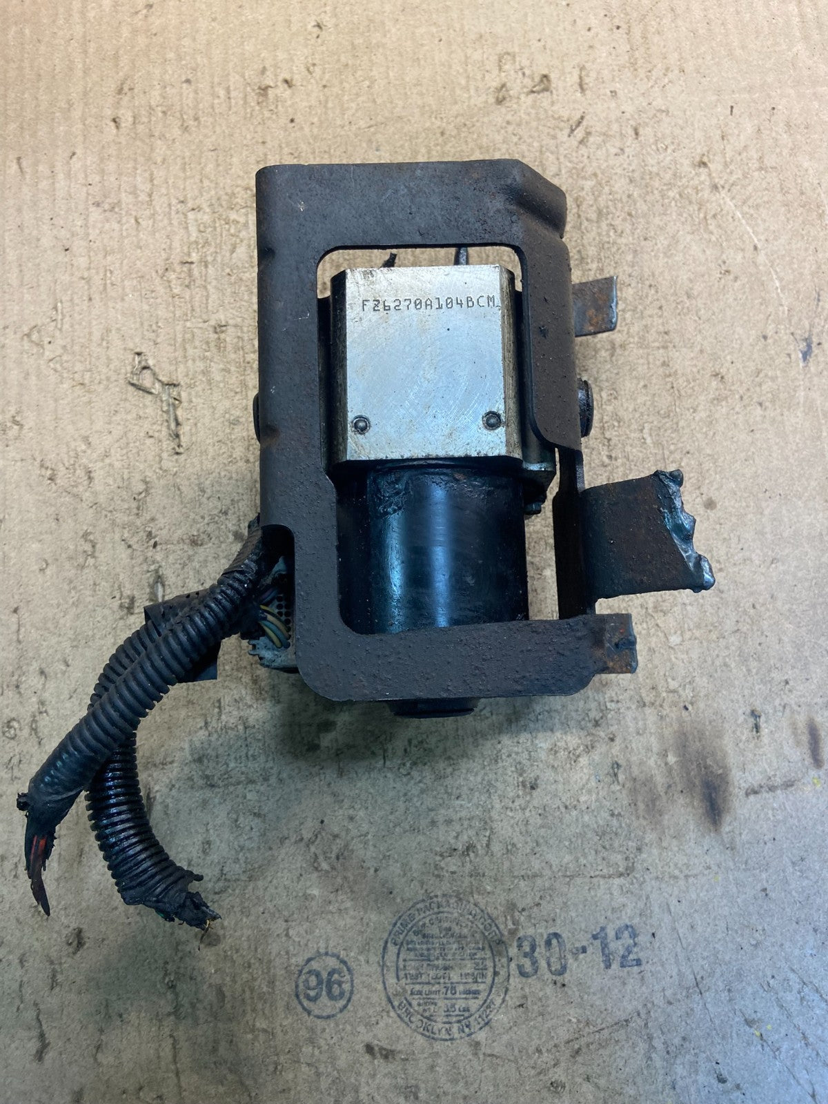 2004-07 GMC Savana Express ABS Brake Pump Control OEM 13567149 Z8895 DG5