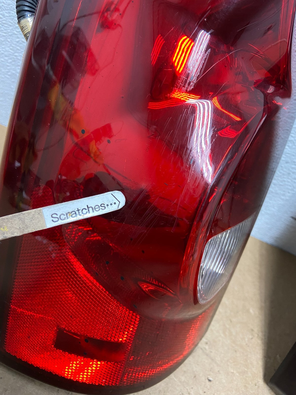 2003-2006 Chevrolet Silverado Left + Right Side Tail lights OEM AC3510 DW3