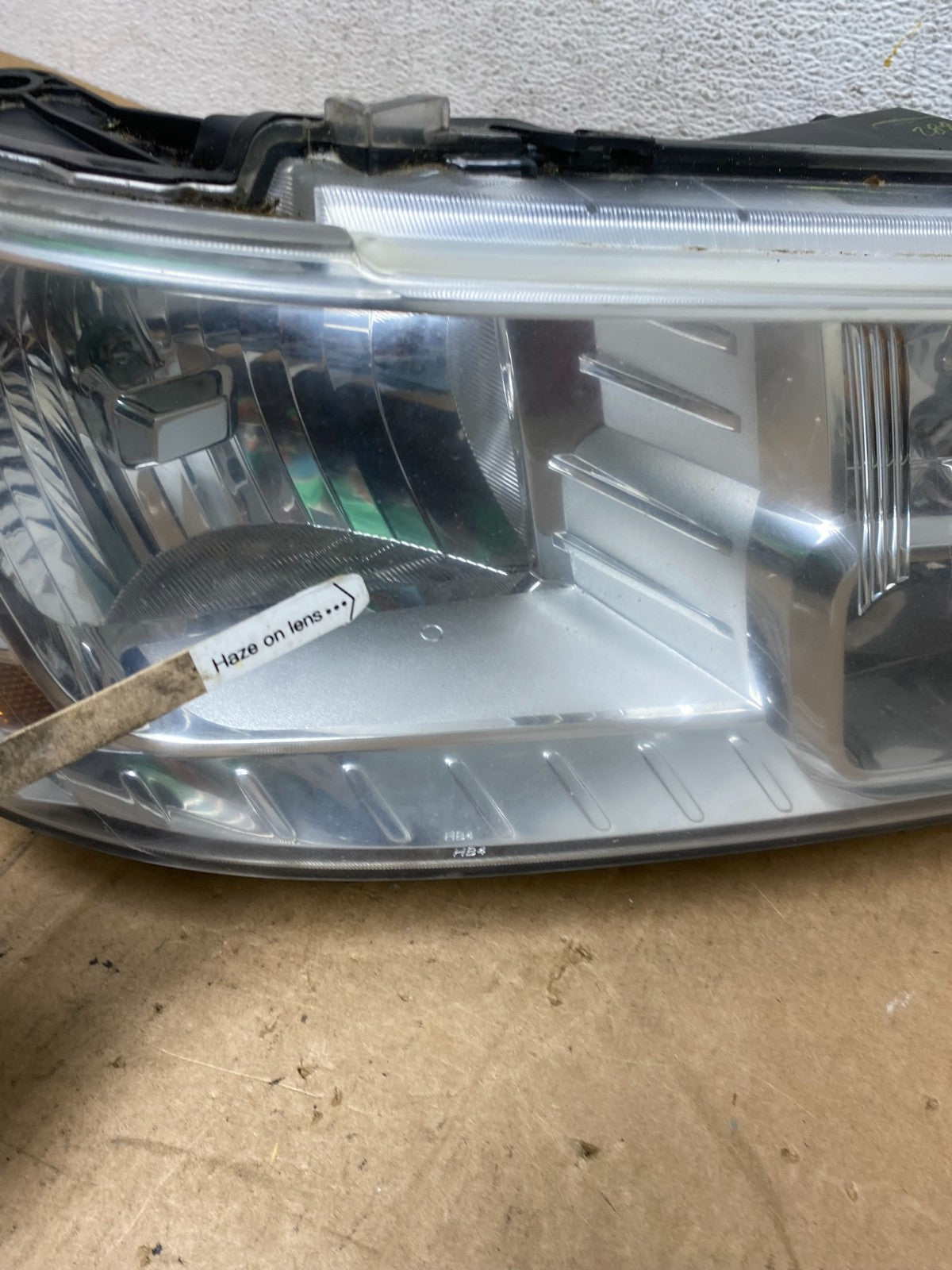 2009 to 2017 Dodge Journey Headlight Right Passenger Rh Halogen AD6294 DW4