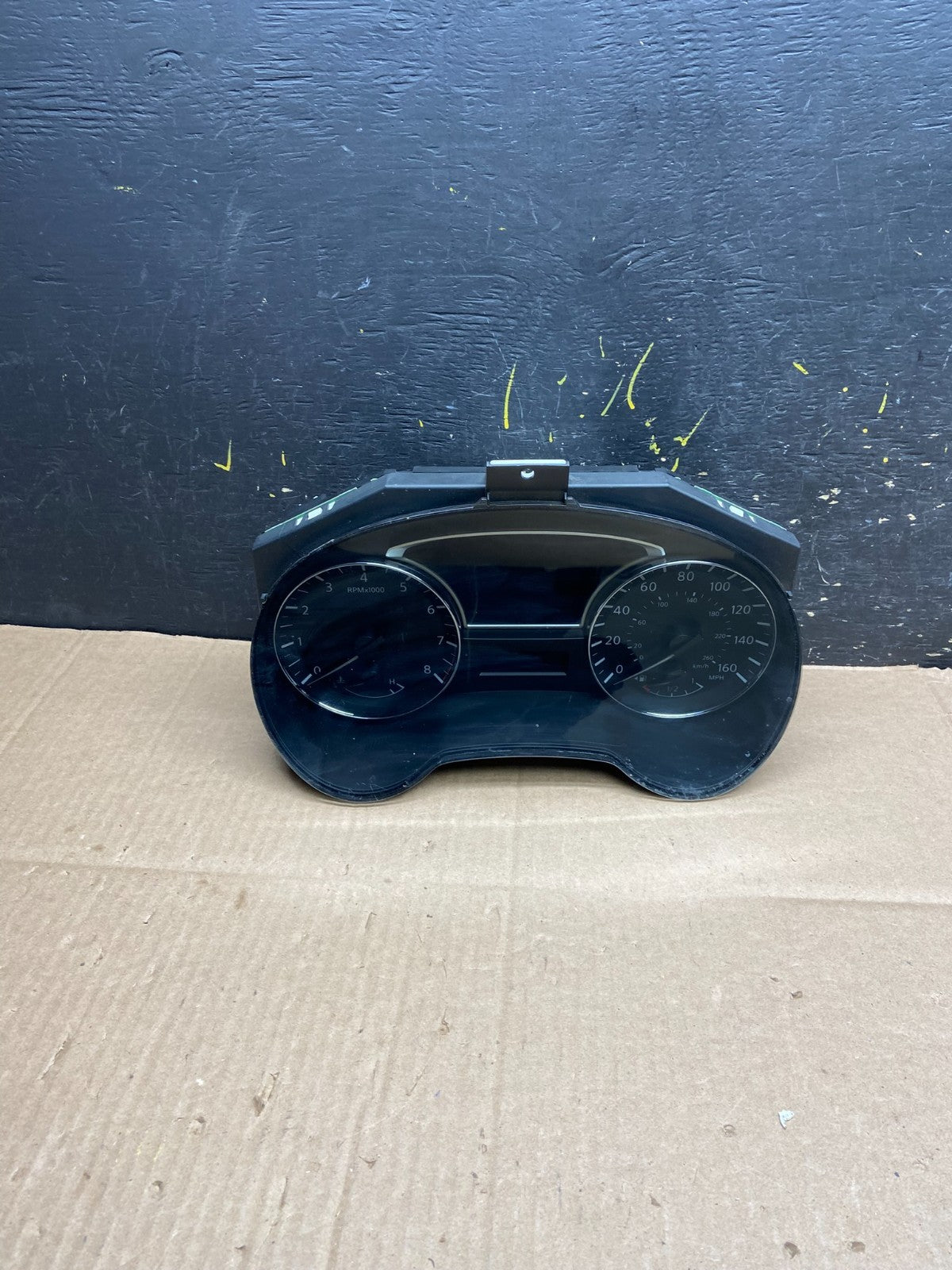2013 Nissan Pathfinder Speedometer Cluster Gauge OEM  y2228 DG0