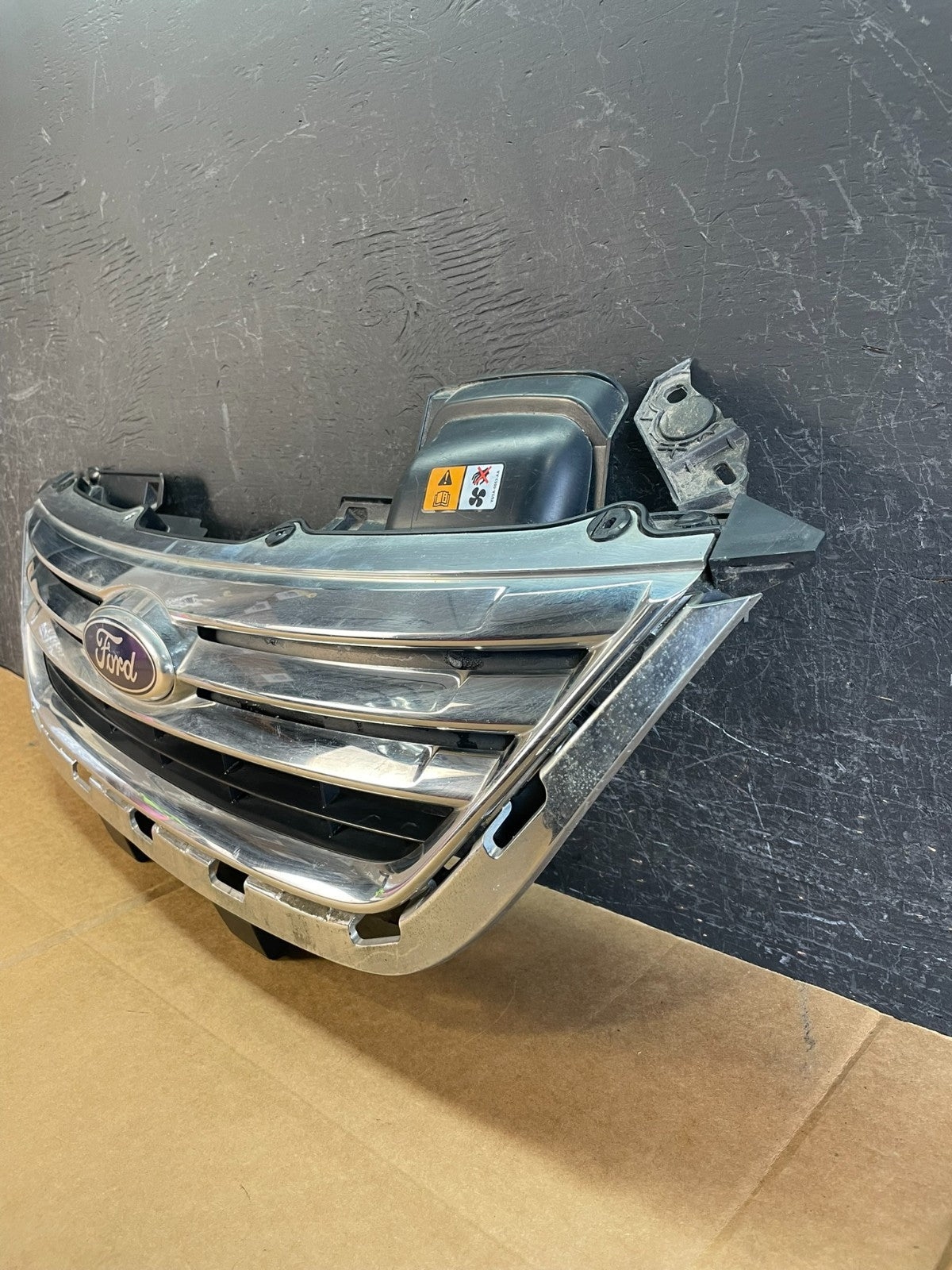 2011 2012 2013 Ford Fiesta Front Upper Chrome Grille Grill AE0809 DG1