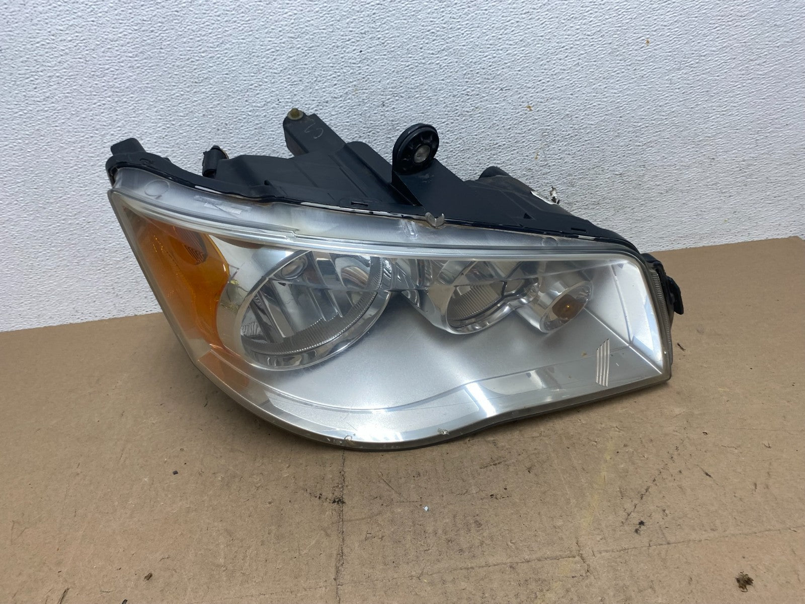 2011 to 2016 Chrysler Town and Country Right Passenger Headlight AE6875 DW0