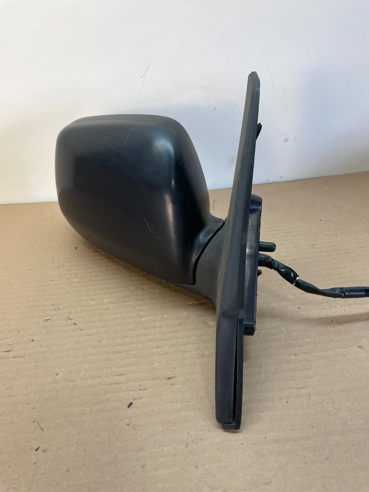 2004 to 2005 Toyota RAV4 Right Passenger RH Side View Door Mirror AH8670 DG1