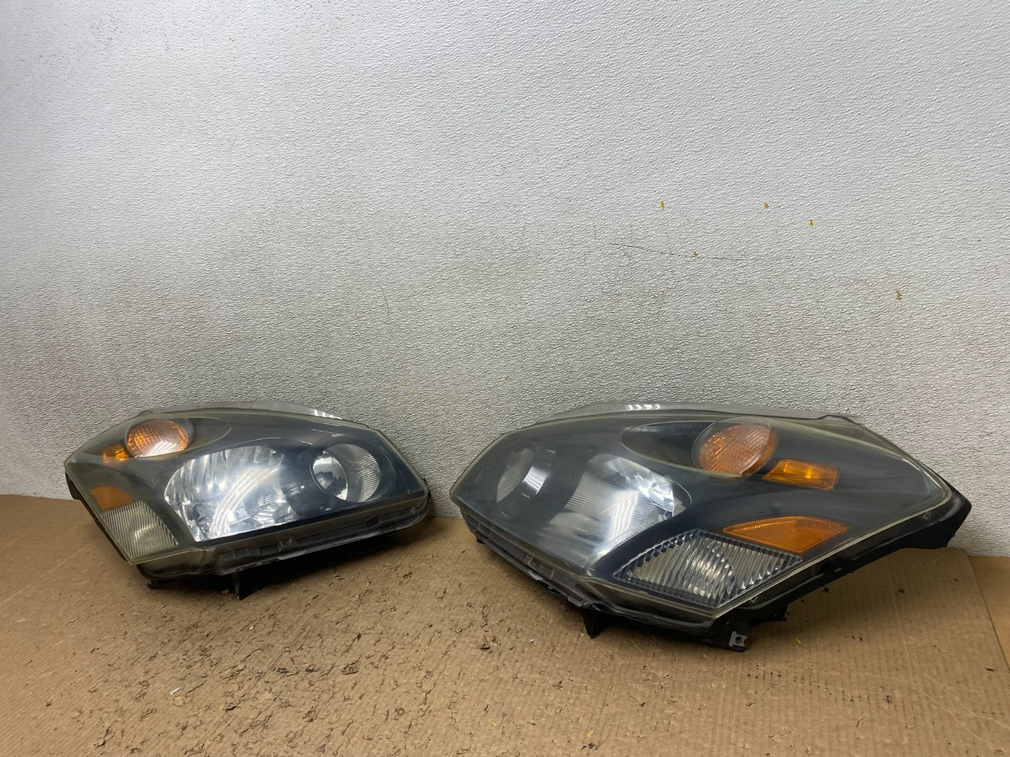 2004 to 2009 Nissan Quest Left+Right Side Black Headlights W8358 DW1