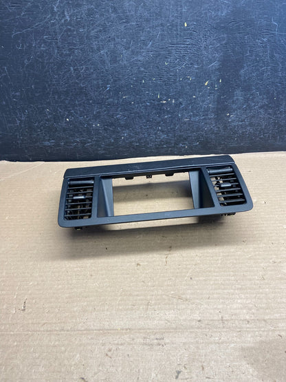 2003-2007 Nissan Murano Radio Center Console Display Bezel Air Vent OE ah1583 DG3