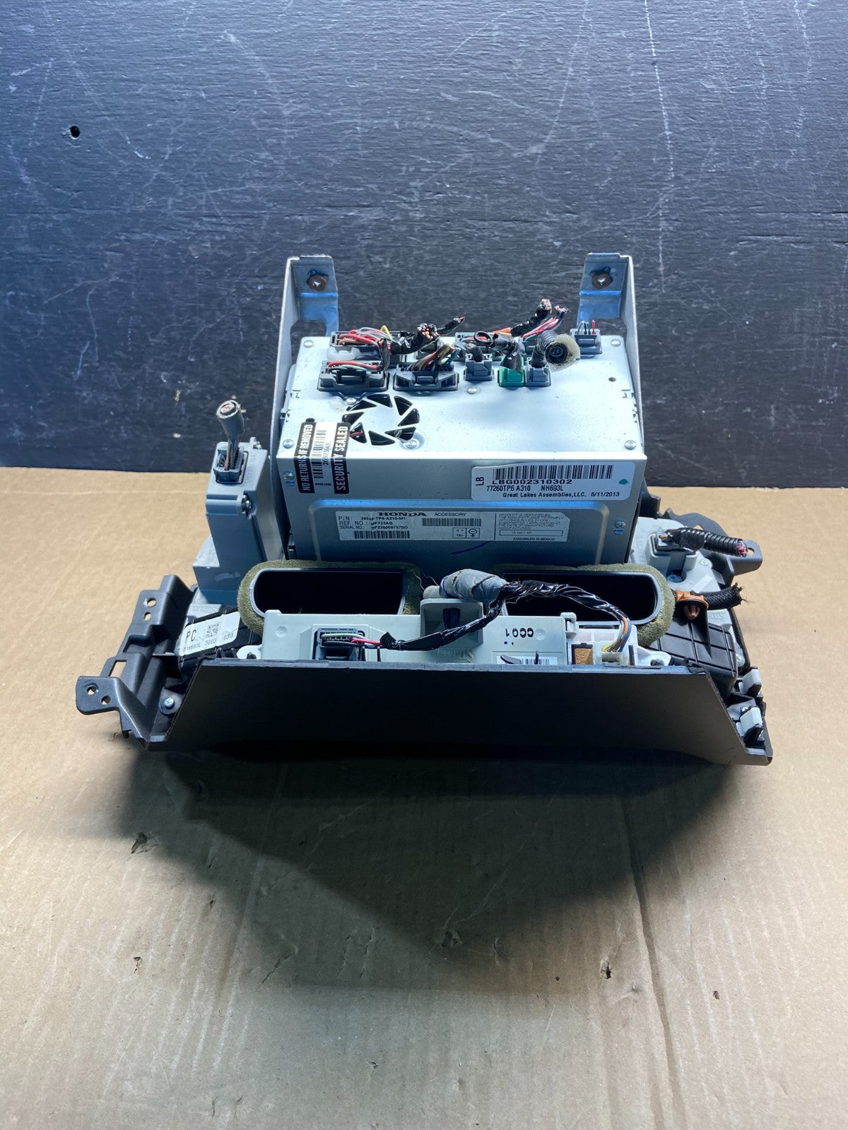 2013-2015 Honda Crosstour AM FM CD Player Touchscreen Radio Bezel ag1692 DG4