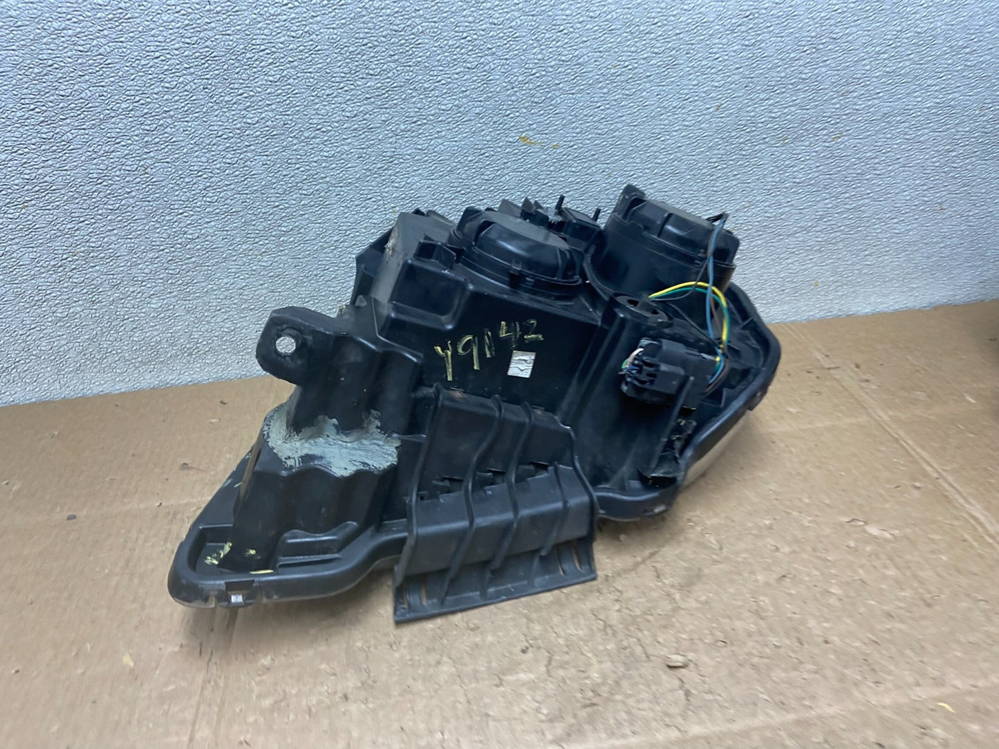 2010 to 2015 GMC Terrain Halogen Passenger Right Rh Side Headlight Oem Y9142 DW7