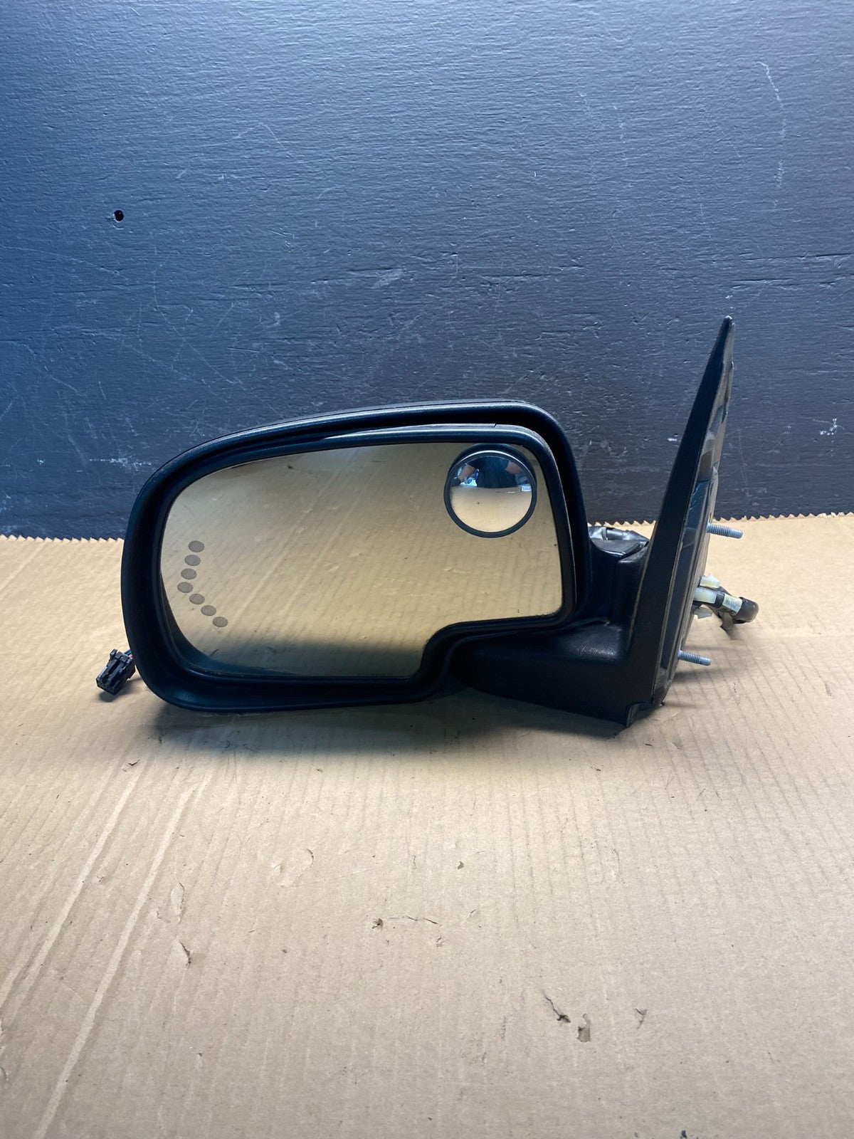 2003-2006 Chevrolet Tahoe Suburban Left Driver LH Turn Door Mirror AC7875 DG9