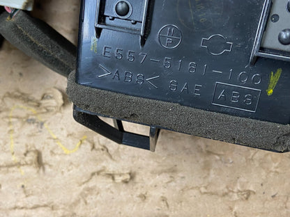 2001-2004 Nissan Pathfinder Center Console Air Vent T6258 DG5