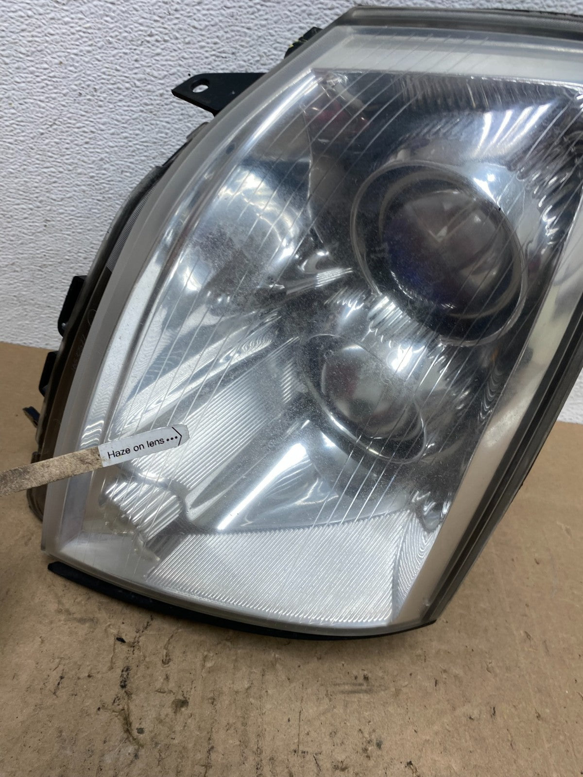 2005 to 2011 Cadillac STS Left Driver LH Side Xenon Headlight AE6545 DW4