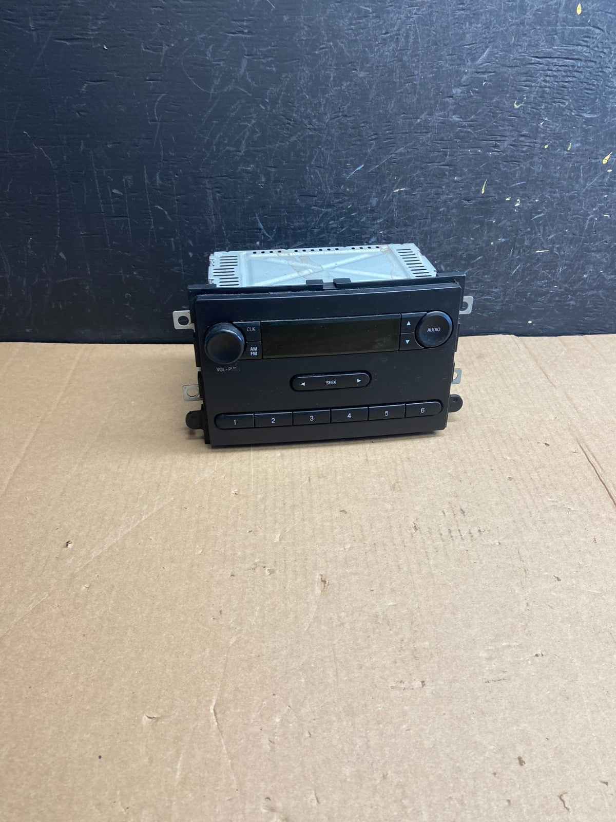 2012-2013 Ford E150 E250 E350 AM FM Radio Stereo Receiver ae4391 DG0