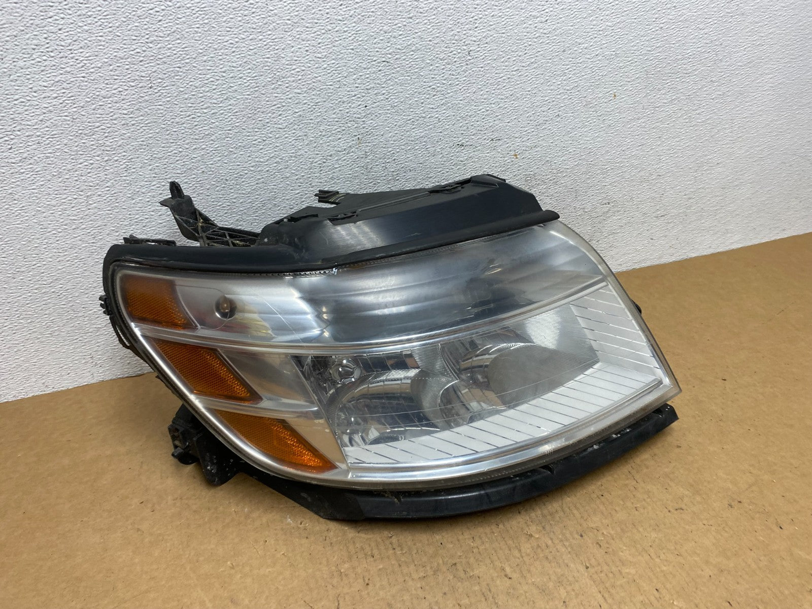 2008 to 2009 Ford Taurus Right Passenger RH Side Halogen Headlight AD4684 DW2