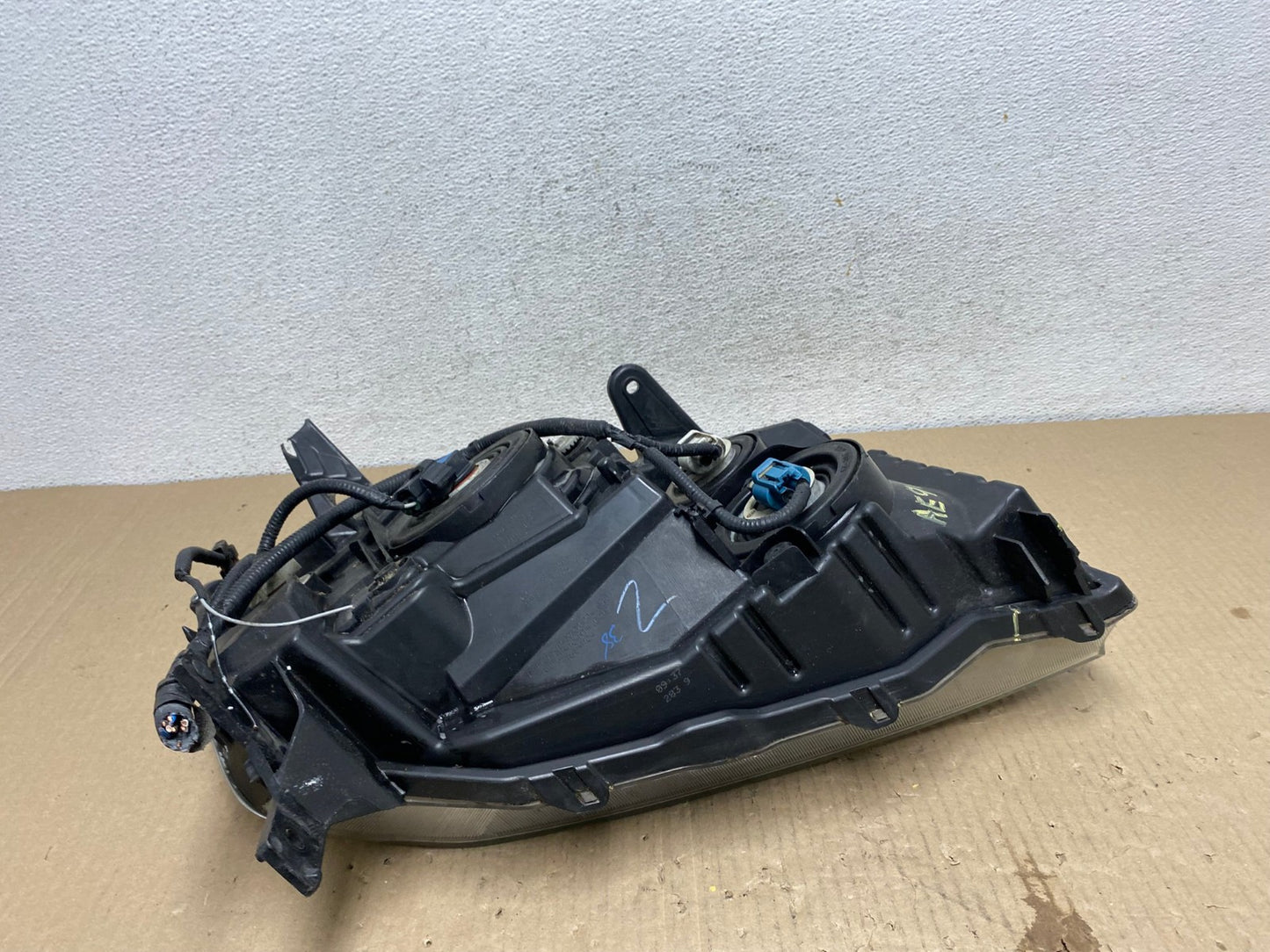2009 2010 2011 Honda Pilot Left Driver LH Halogen Headlight AE9688 LK10