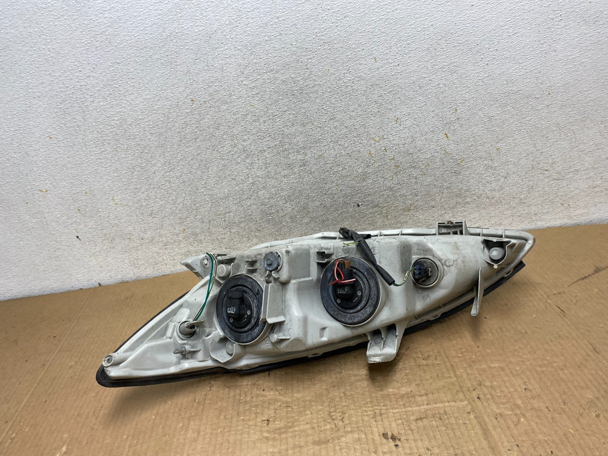 2005 to 2006 Toyota Camry Right Passenger RH Halogen Headlight TYC AI8180 DW5