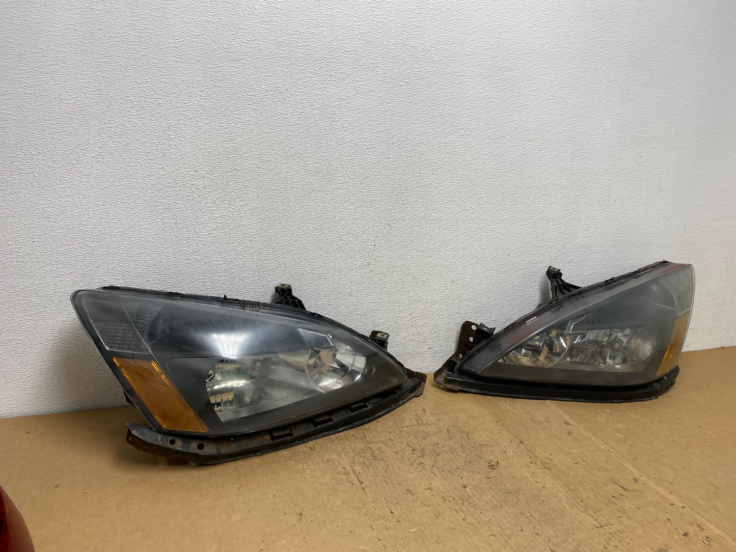 2003 - 2007 Honda Accord Left+Right Set Halogen Headlights AD0567 DW2