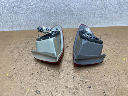 1998 1999 2000 Toyota Corolla Left+Right Side Tail Lights V8448 DW6