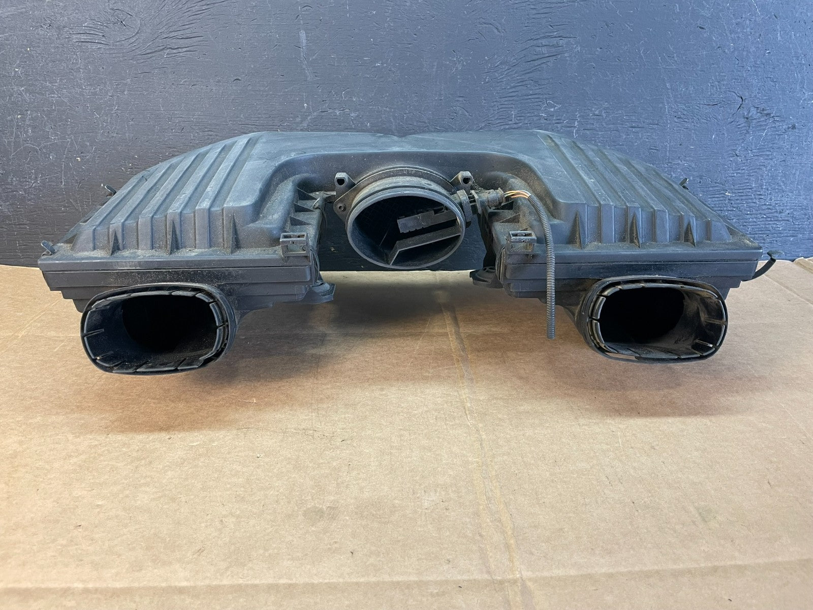 2007 to 2010 BMW E70 X5 N62 Air Intake Cleaner Filter 7548896 AE0874 DG3