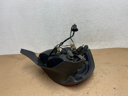 1998-2003 Ford Crown Victoria Right Passenger Rh Side Tail Light AE9393 LK4