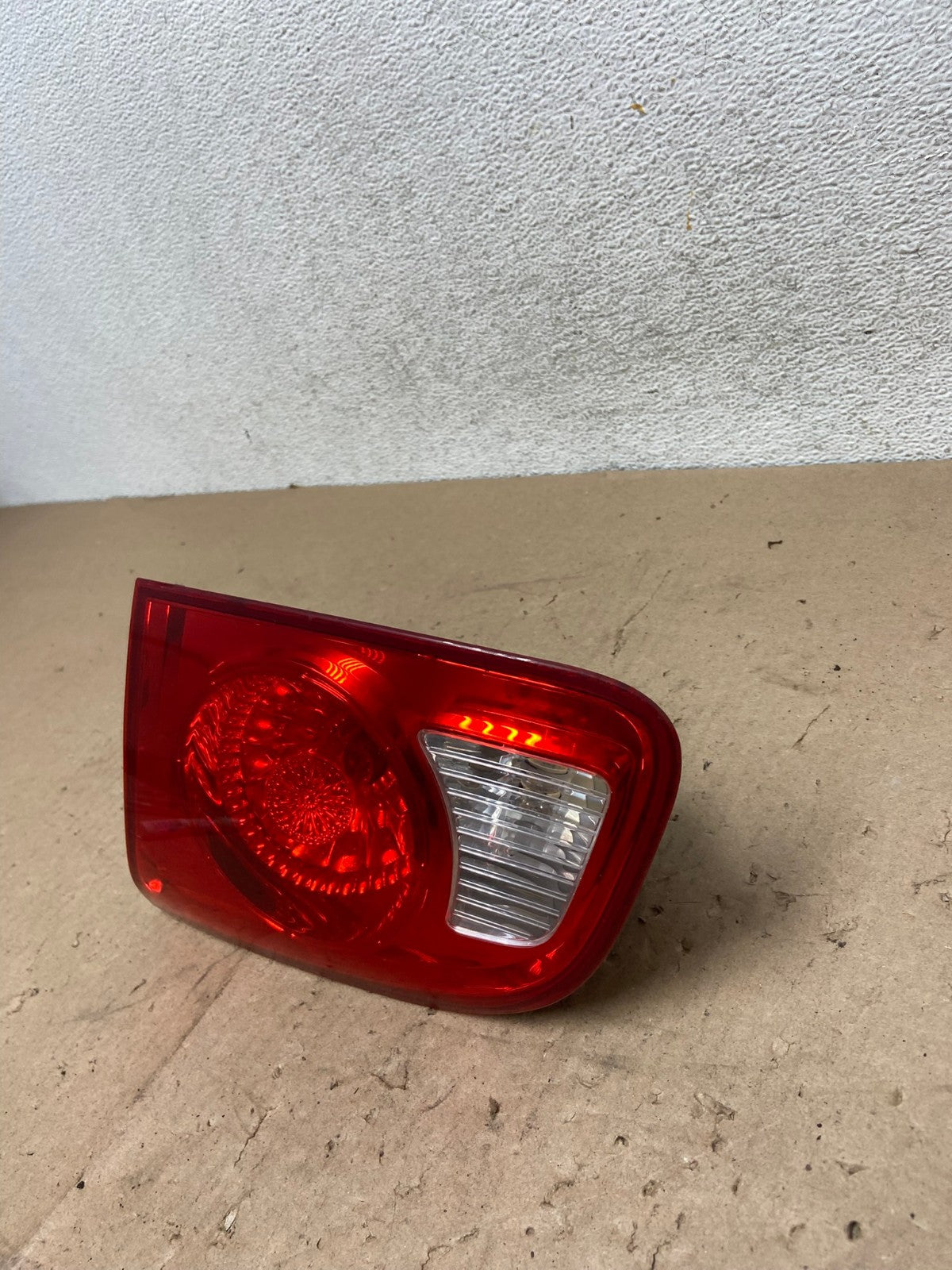 2007 2008 2009 Hyundai Santa Fe Right Passenger Tail Light Inner AG5364 LK2