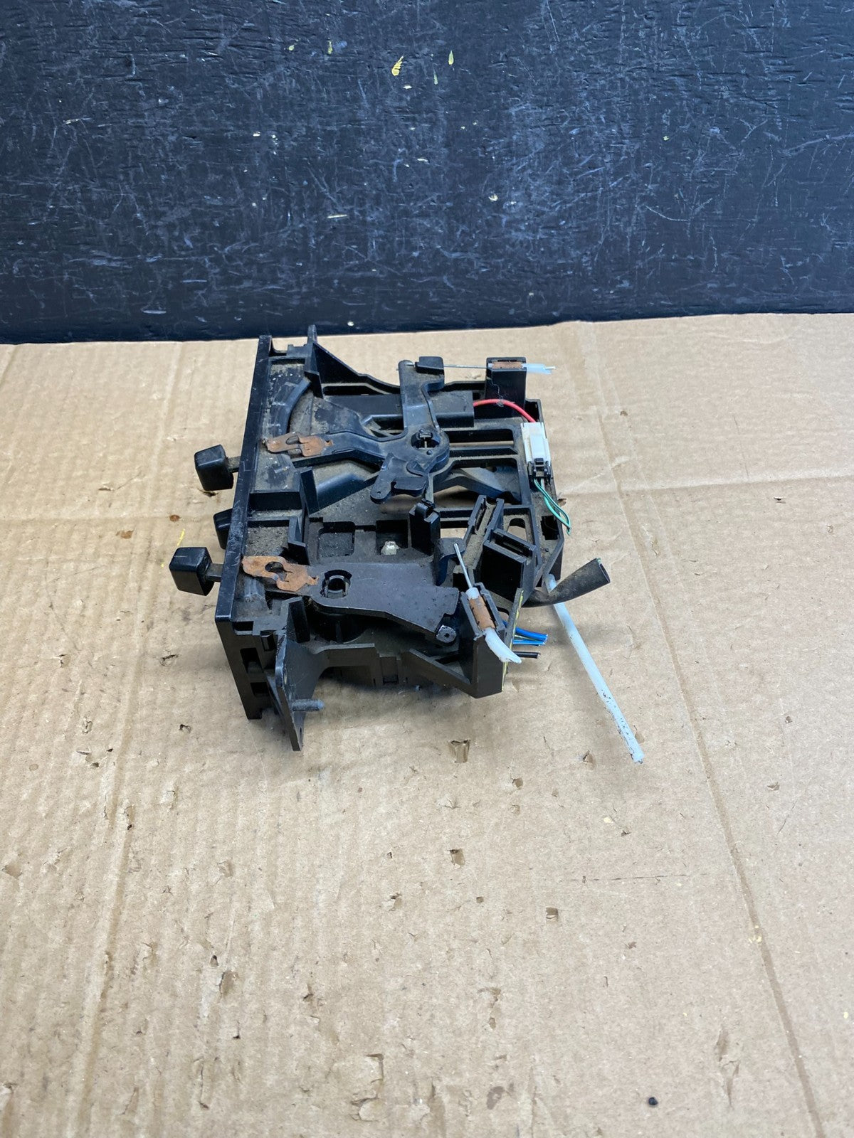 2005-2007 Isuzu NPR Temperature Climate Control AC Heat A/C Heater Dash AC95382