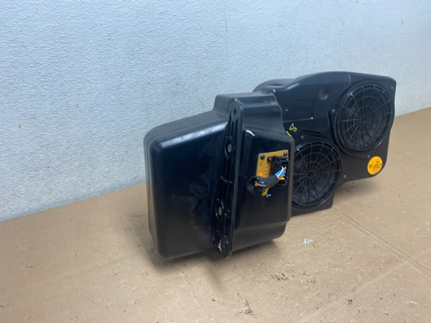 2000 to 2006 BMW X5 Rear Speaker Subwoofer Audio Sub Hifi System Dsp M2218 DG8
