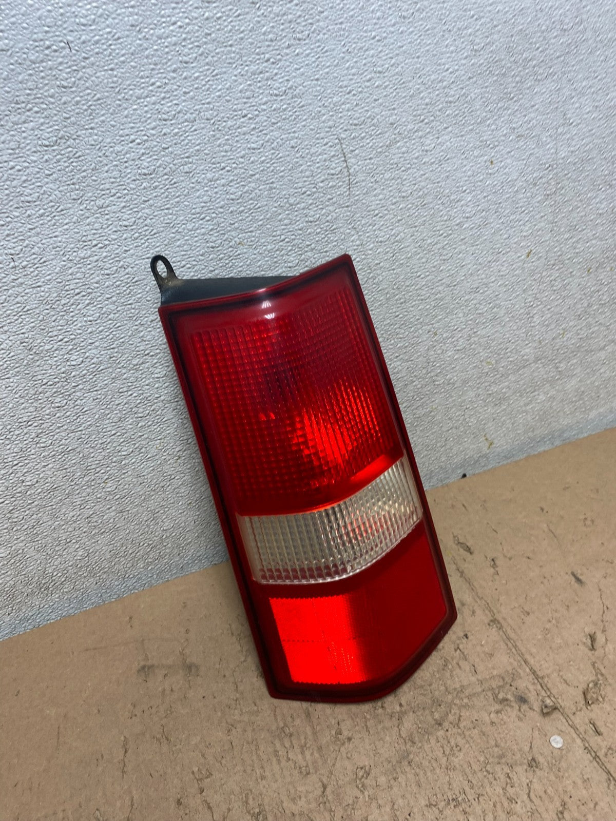 2003 to 2017 Chevrolet Express 1500 Left Driver Side Tail Light Oem S5141 DW2