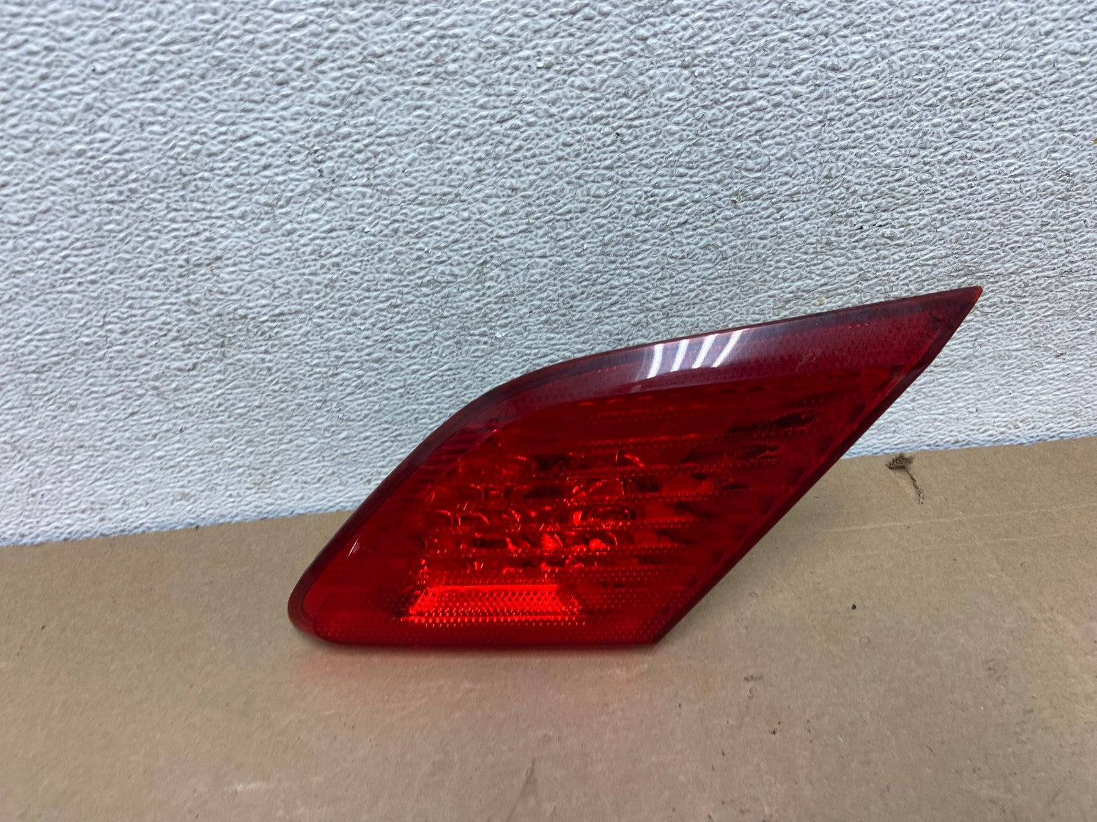 2003 to 2004 Toyota Avalon Right Passenger RH Inner Tail Light AF4931 LK0