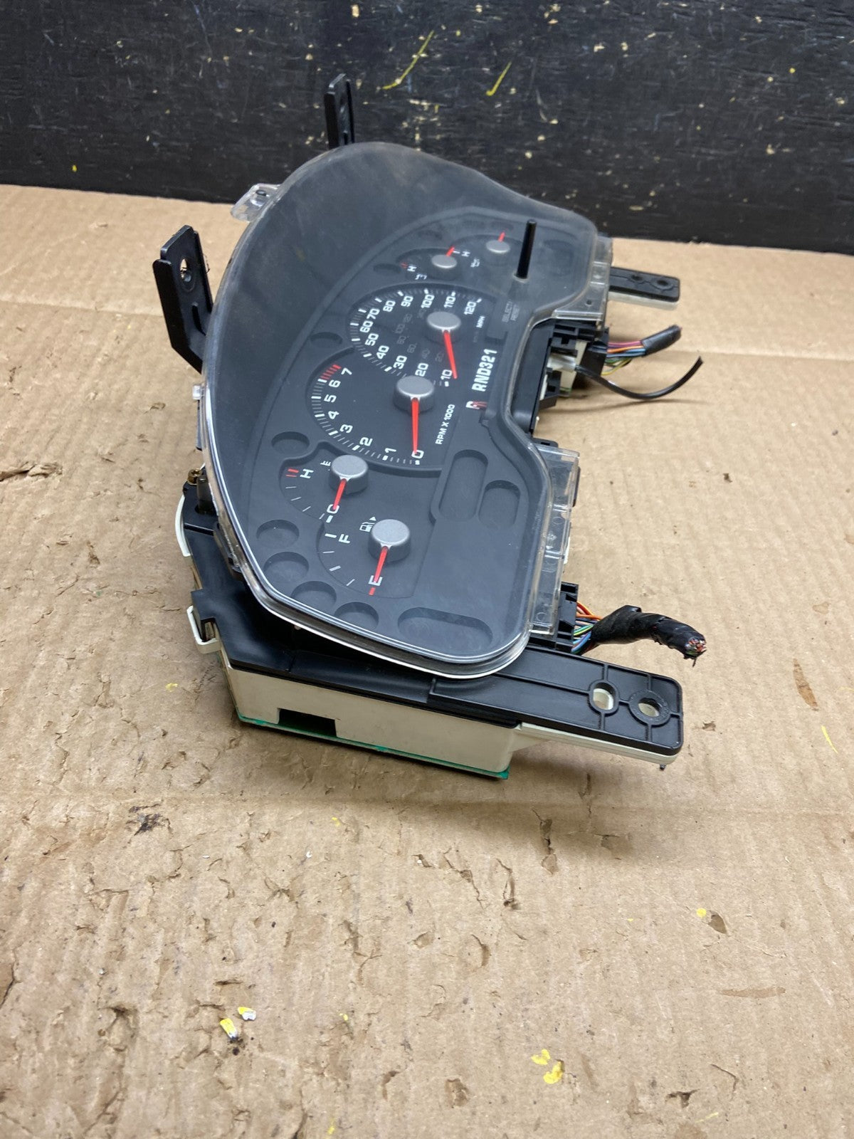 2004 2005 Ford Explorer Speedometer Cluster Gauge v1411 DG2
