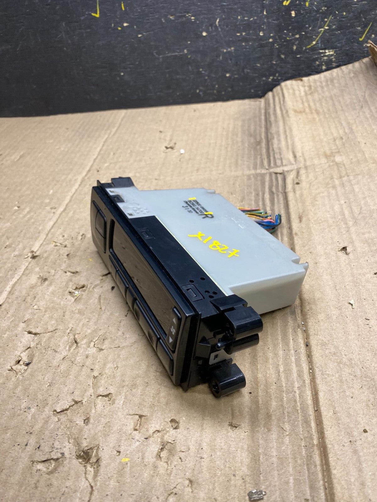 1998-2004 Nissan Pathfinder QX4 Digital Climate Control AC Heat OEM X1827 PS2