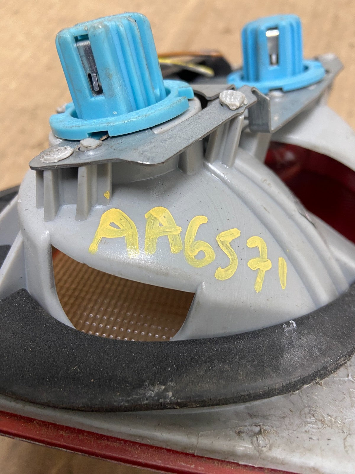 1996 - 1999 Mercedes-Benz E W210 E320 Left Driver Inner Tail Light OEM AA65716