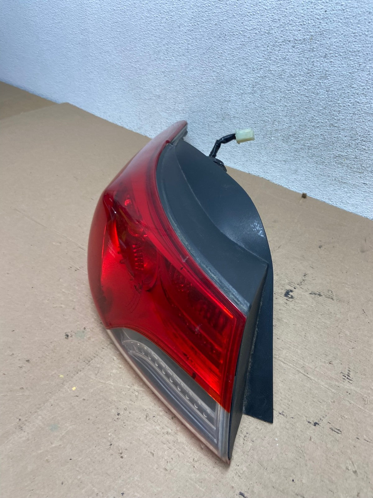2011 2012 2013 Hyundai Elantra Sedan Left Driver Side Tail Light AF4694 LK1