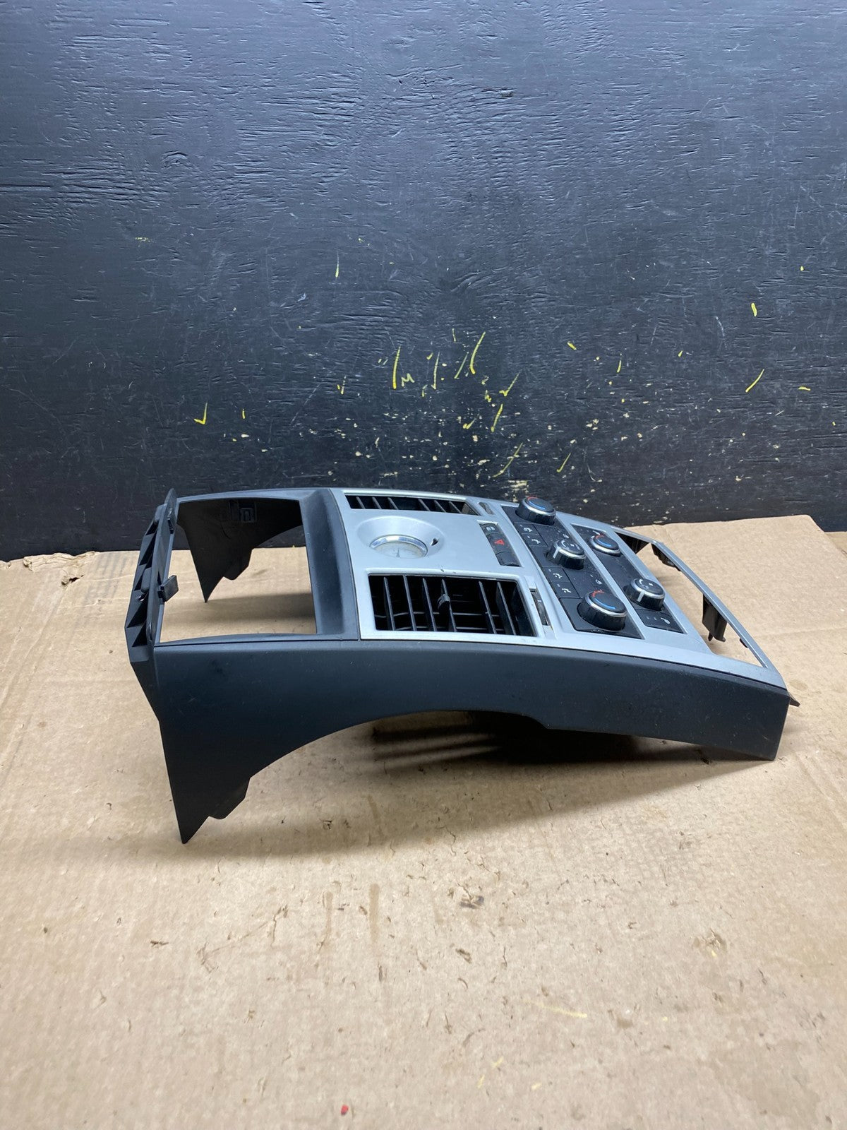 2008-2010 Chrysler Town Country Climate Control Panel Center Dash Trim Z1667 DG2