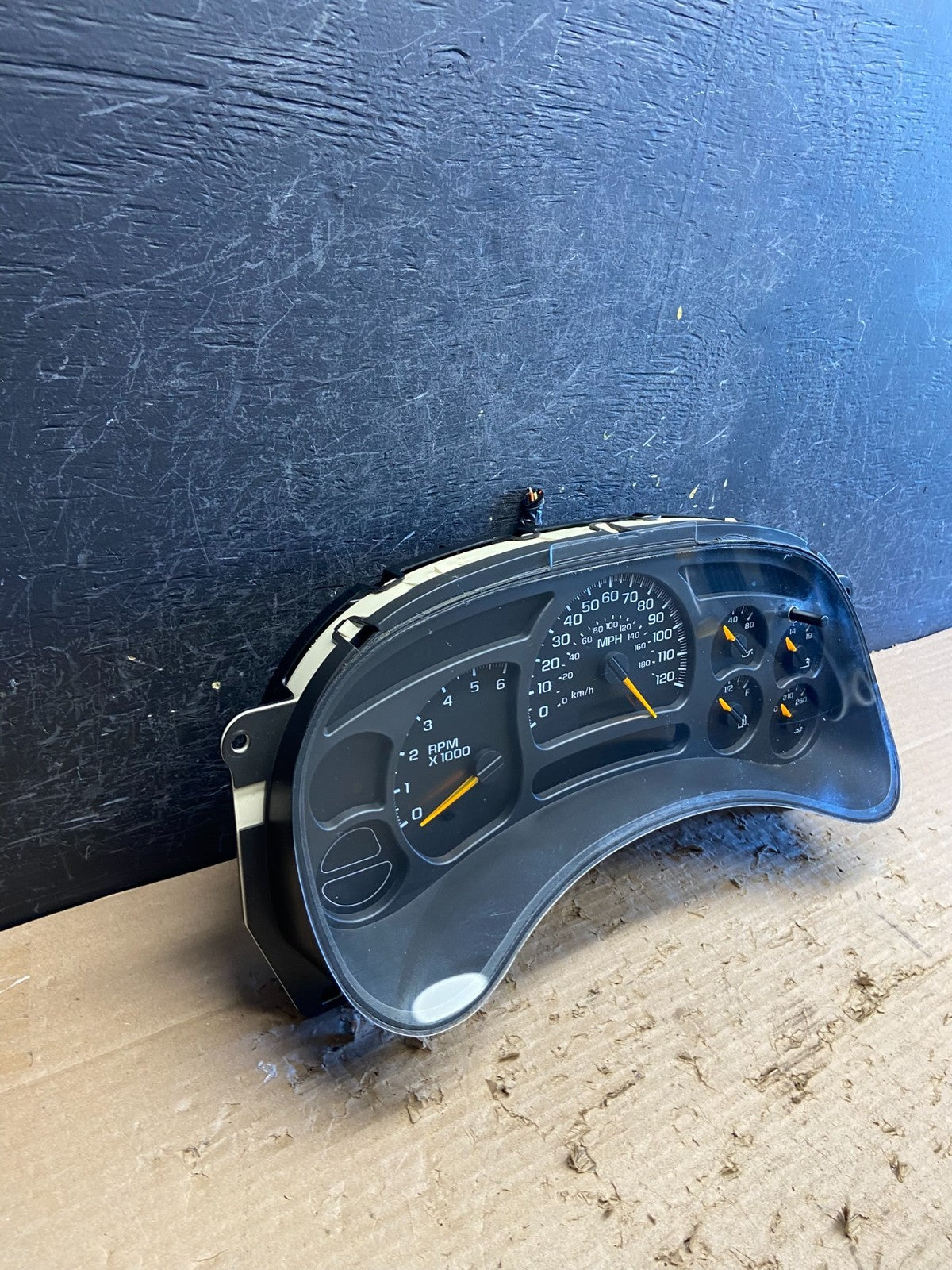 2003 to 2006 Chevrolet Silverado Speedometer Instrument Cluster ag8786 DG1