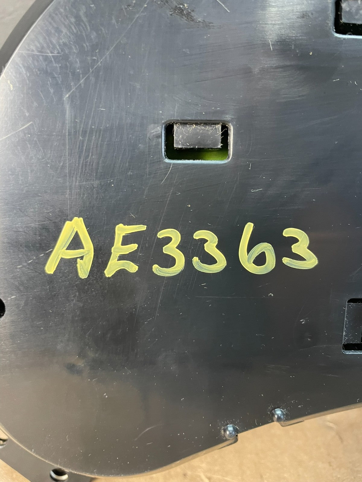 2003 to 2006 Chevrolet Silverado Yukon Cluster Gauge Speedometer AE3363 DG8