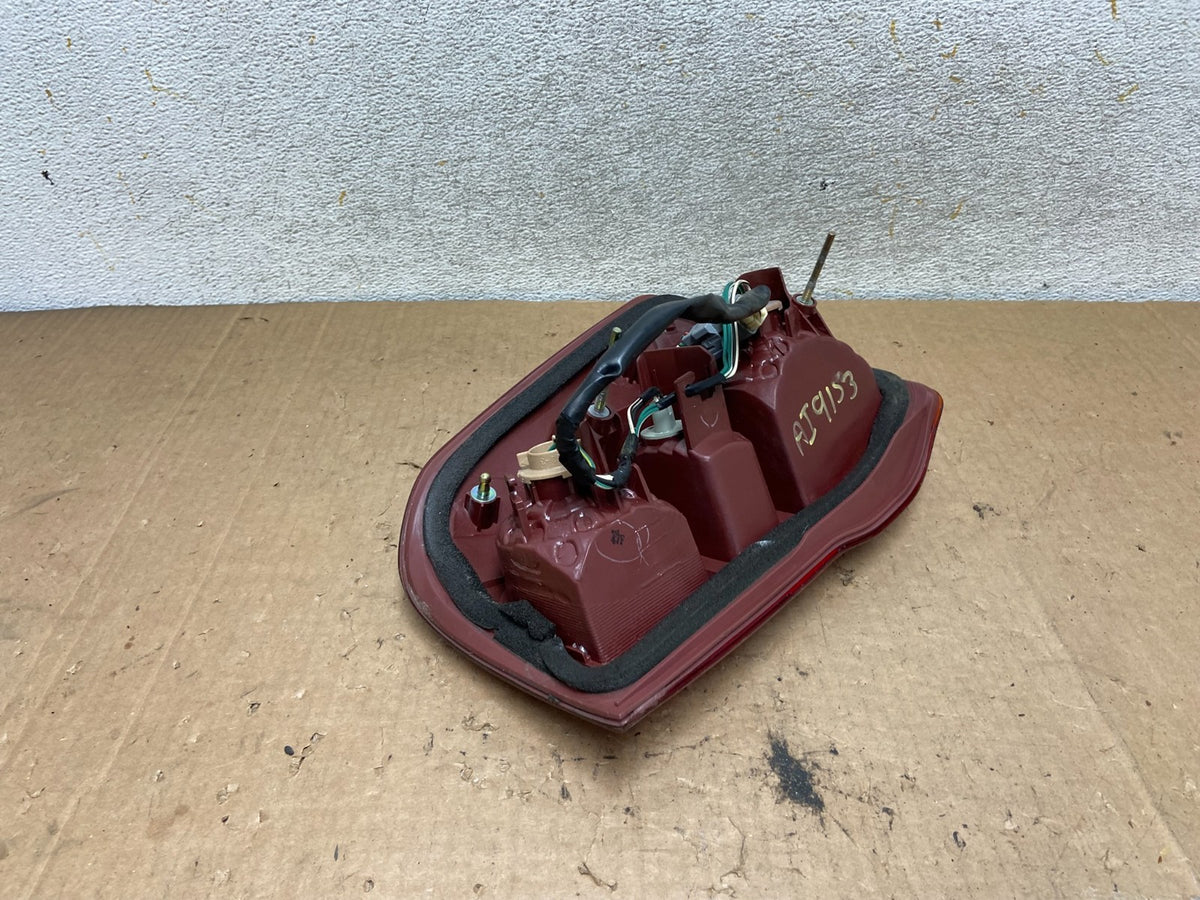 2004 2005 Toyota RAV4 Right RH Passenger Side Tail Light AI9153 LK5