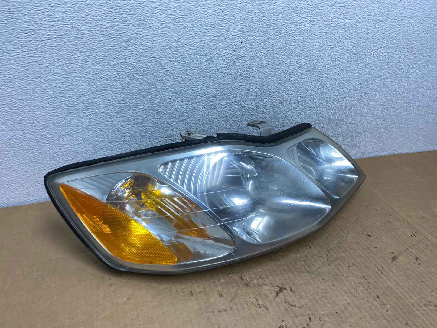 2000-2004 Toyota Avalon Halogen Headlight Right Passenger RH AC7737 DW2